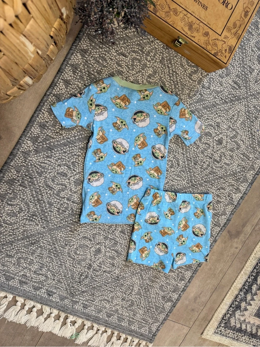 New Star Wars Boys Short Sleeve Pajamas Set Size 5 Shirt Shorts Grogu